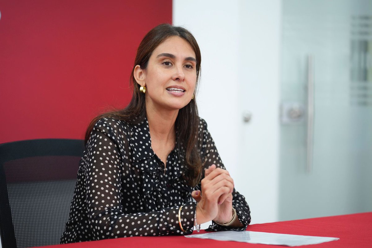 MimpPeru's tweet photo. ¡Nuevo convenio para transformar políticas públicas! 💡✨
El @MimpPeru y Innovations for Poverty Action (IPA) unieron esfuerzos con la firma de un Convenio de Cooperación Interinstitucional para impulsar el desarrollo del MIMP Lab, nuestro laboratorio de innovación social. 🚀💜
🔍 ¿Qué es el MIMP Lab? Un espacio clave para diseñar y mejorar intervenciones públicas que generen impacto real en las vidas de mujeres y poblaciones vulnerables.
💡 La alianza con IPA permitirá:
1️⃣ Fortalecer capacidades técnicas con asesoría internacional.
2️⃣ Crear soluciones costo-efectivas, adaptadas a desafíos nacionales.
3️⃣ Consolidar una cultura de decisiones basadas en evidencia, posicionando al MIMP como un referente en innovación pública.