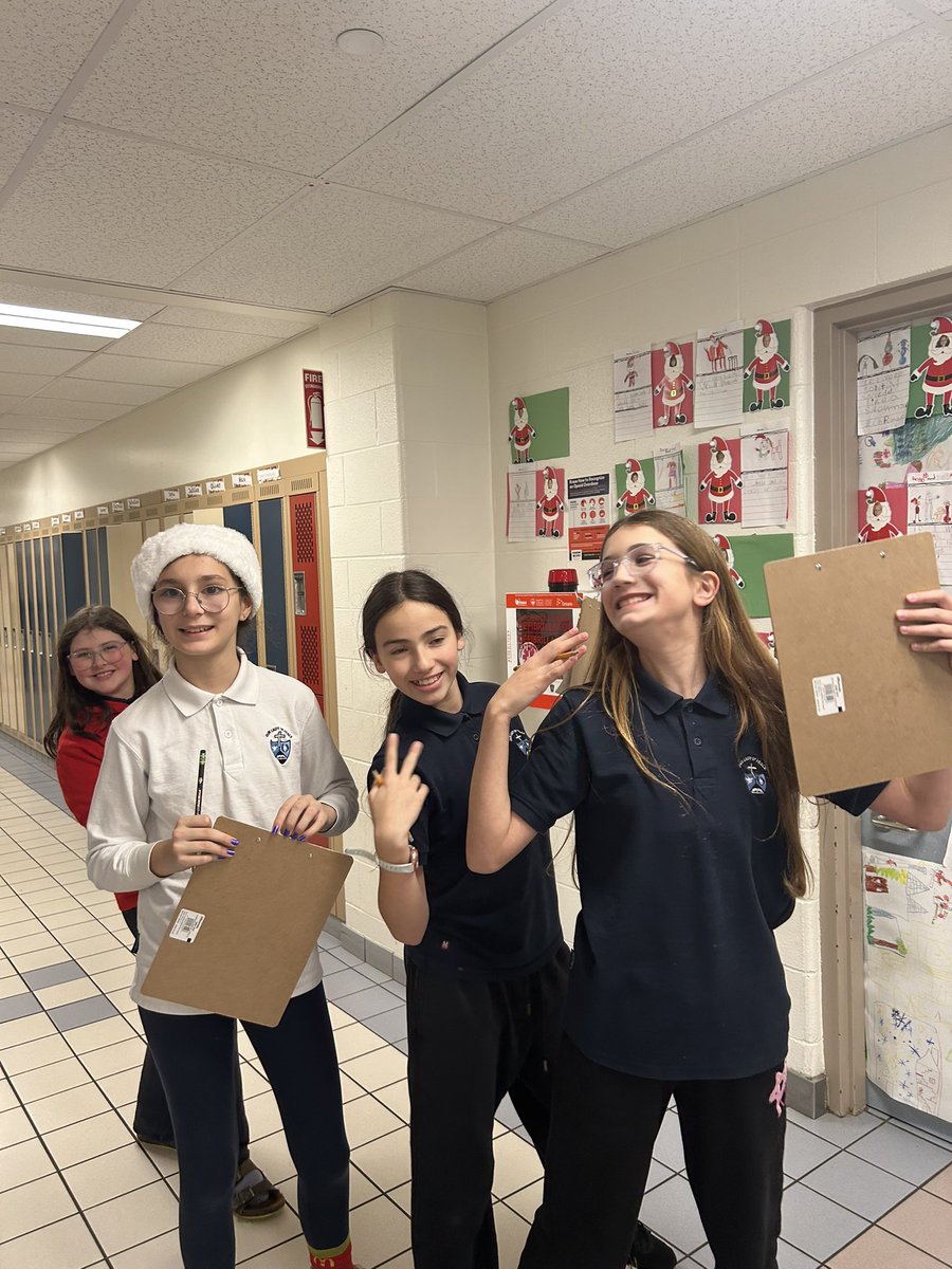 BaxterCYC's tweet photo. @OLPhcdsb Take a walk to Christmas.  Big thanks to the judges. https://t.co/qstT4cbIJO