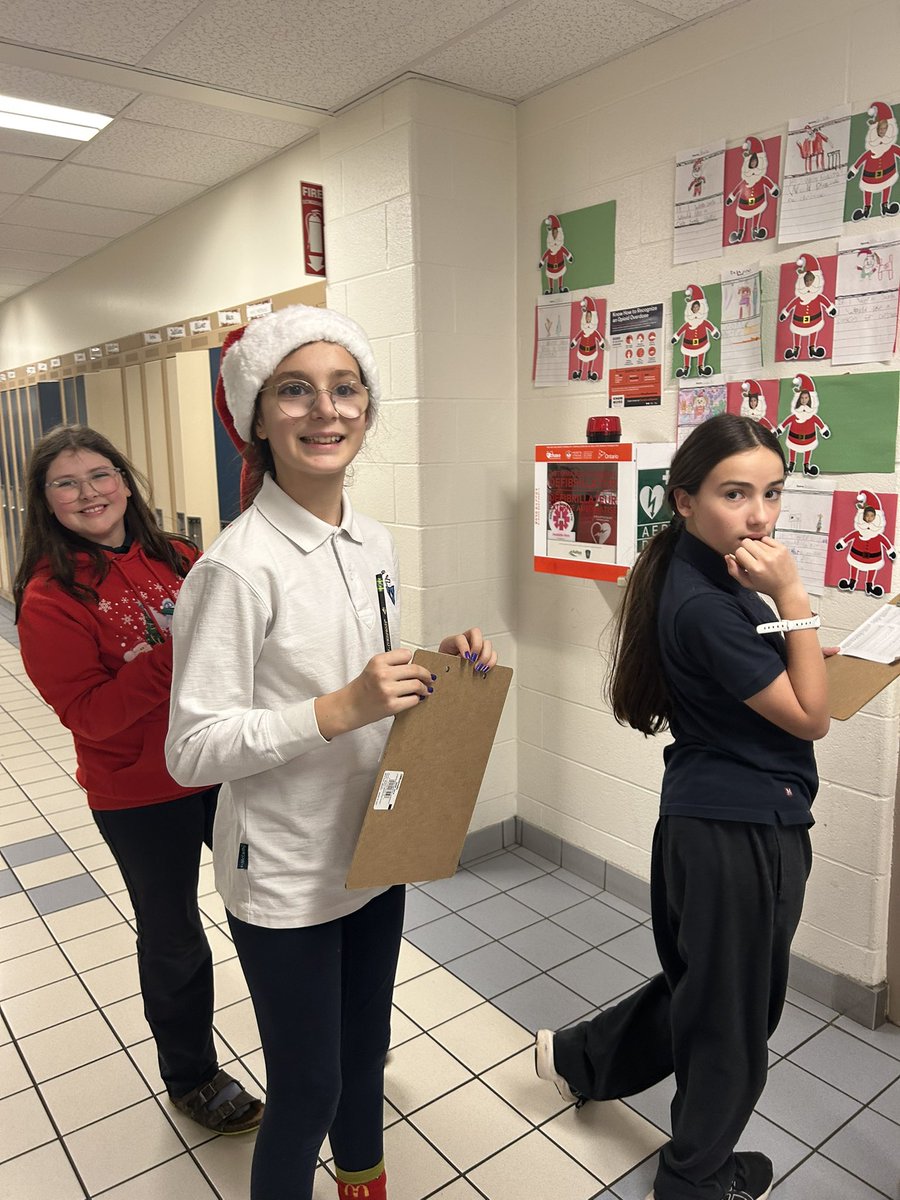 BaxterCYC's tweet photo. @OLPhcdsb Take a walk to Christmas.  Big thanks to the judges. https://t.co/qstT4cbIJO