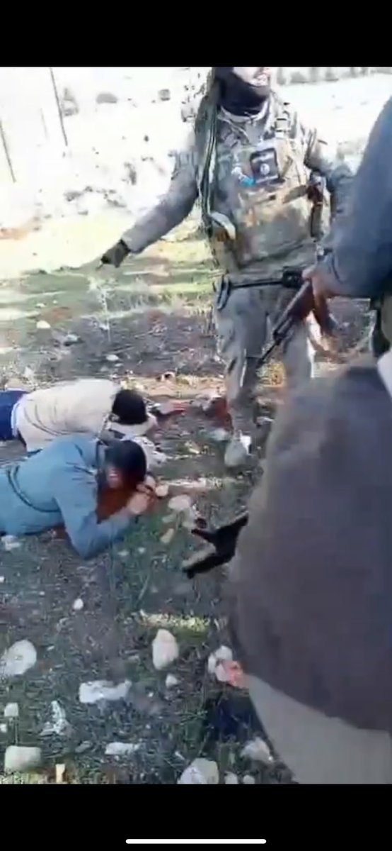 DiyarAltug910's tweet photo. @tamammcanm Yarın Anadolu’daki mezhepler silahlandığında, Ortadoğu daki cihatcılar türkiyeye akın ettiğinde, İran , Ermenistan , Yunanistan kendi hakları olarak gördüğü toprakları almak için saldırdığında, Araplar size ihanet ettiğinde . +++ https://t.co/0lkSUqwZn6