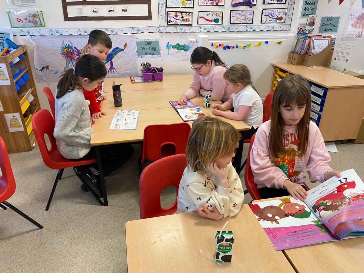 BoghallPSch's tweet photo. Primary 5 paired up with Primary 1 today to share some Christmas stories with them! Primary 5 did some great reading aloud and Primary 1 were super listeners! Well done! ππΌ π π @wl_literacy #BPSRRS https://t.co/1KJvMDmCCr