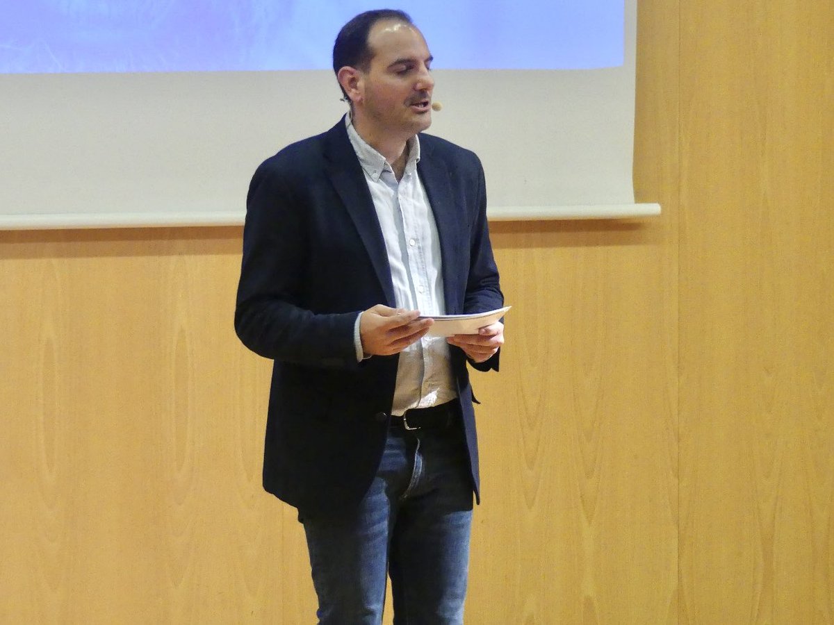 oscargid's tweet image. He tingut l’honor de conduir l’acte central del Dia Mundial dels Drets Humans a #Sabadell

Ha estat una experiència molt colpidora, i alhora inspiradora, escoltar la @nadiaghulam i reivindicar, entre tots i totes, la cultura de la pau i la defensa dels Drets Humans

#DMDH