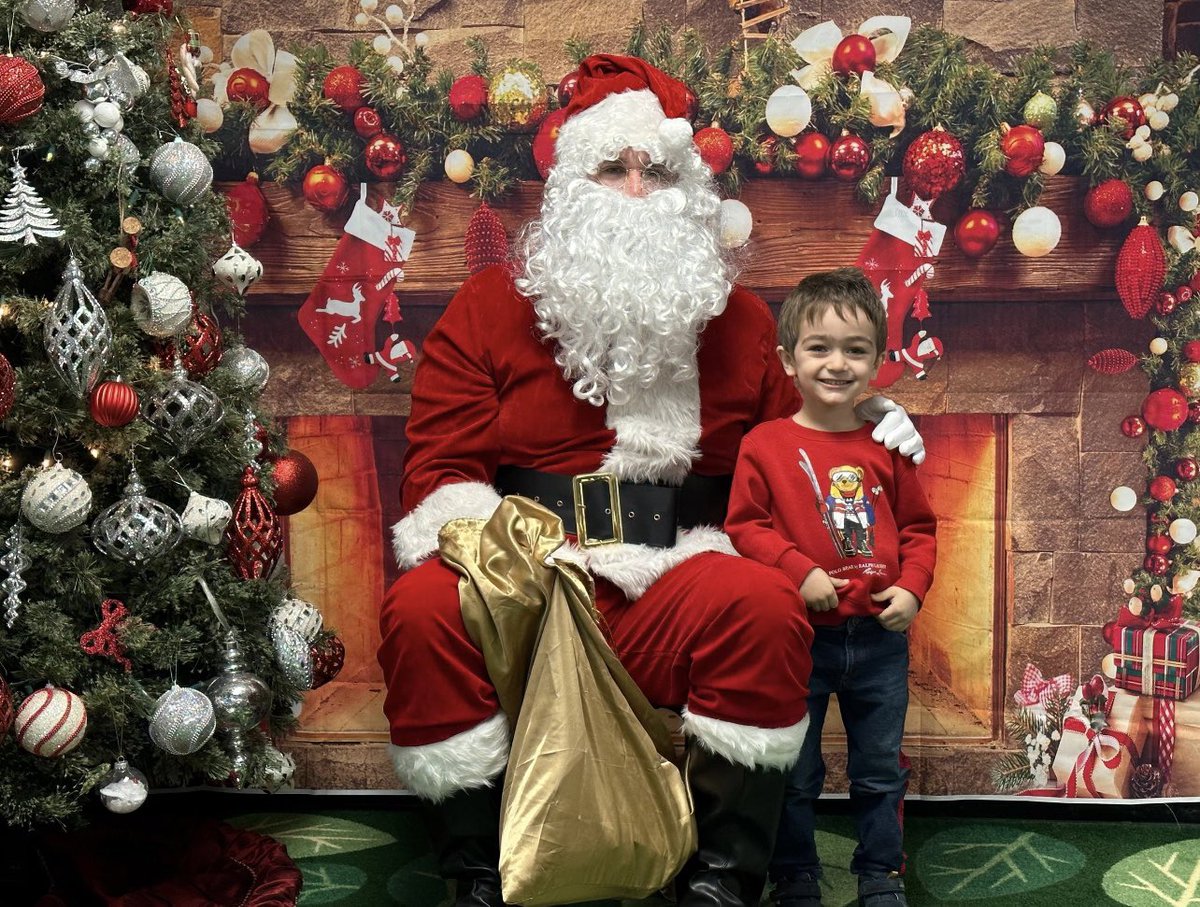 Santa visited Pinewood EEC to spread holiday cheer! The children were thrilled as they mailed their letters &amp; had delightful conversations with Santa. It was a magical experience filled with laughter and joy. <a href="/LASchoolsNorth/">LAUSD Region North</a> <a href="/earlyed_la/">EarlyedLA</a> <a href="/MLB4PreK/">Martha Borquez</a> <a href="/Kelly4LASchools/">Kelly Gonez, LAUSD</a>