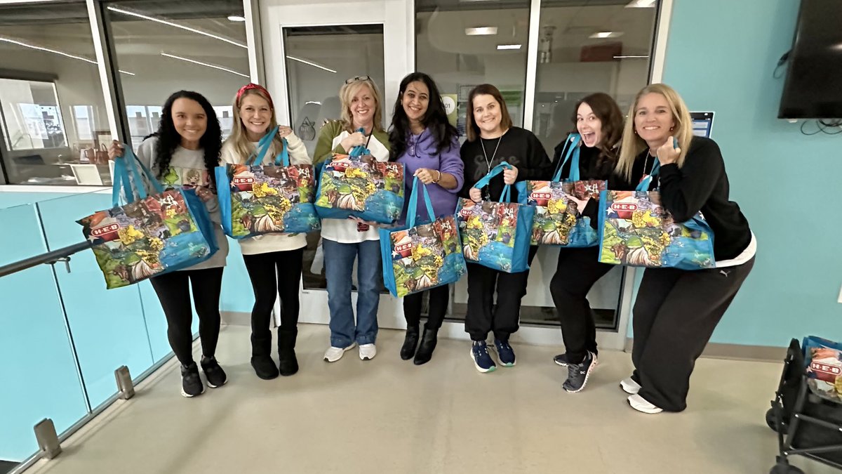 A HUGE thank you to ⁦<a href="/HEB/">H-E-B</a>⁩ grocery for the generous donations to our school! Your kindness truly makes it feel like Christmas. 🎄 We can’t wait for you to be our new neighbors! #rjlyear11 #NoPlaceLikeLee
