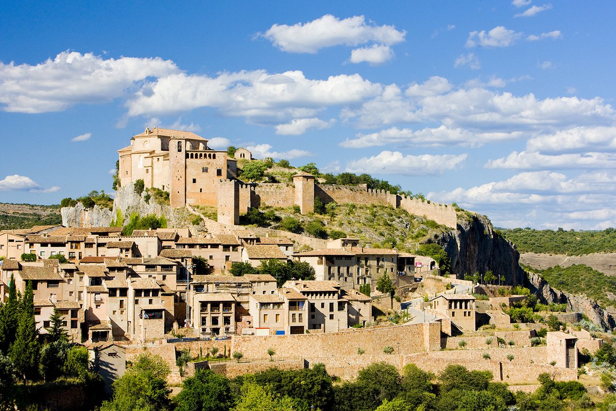 🏡 Los 25 pueblos más bonitos de España: sitiosdeespana.es/articulo/los-p…
Desde el norte hasta el sur, y desde el este hasta el oeste, cada rincón de España alberga joyas ocultas que se resisten a ser olvidadas.