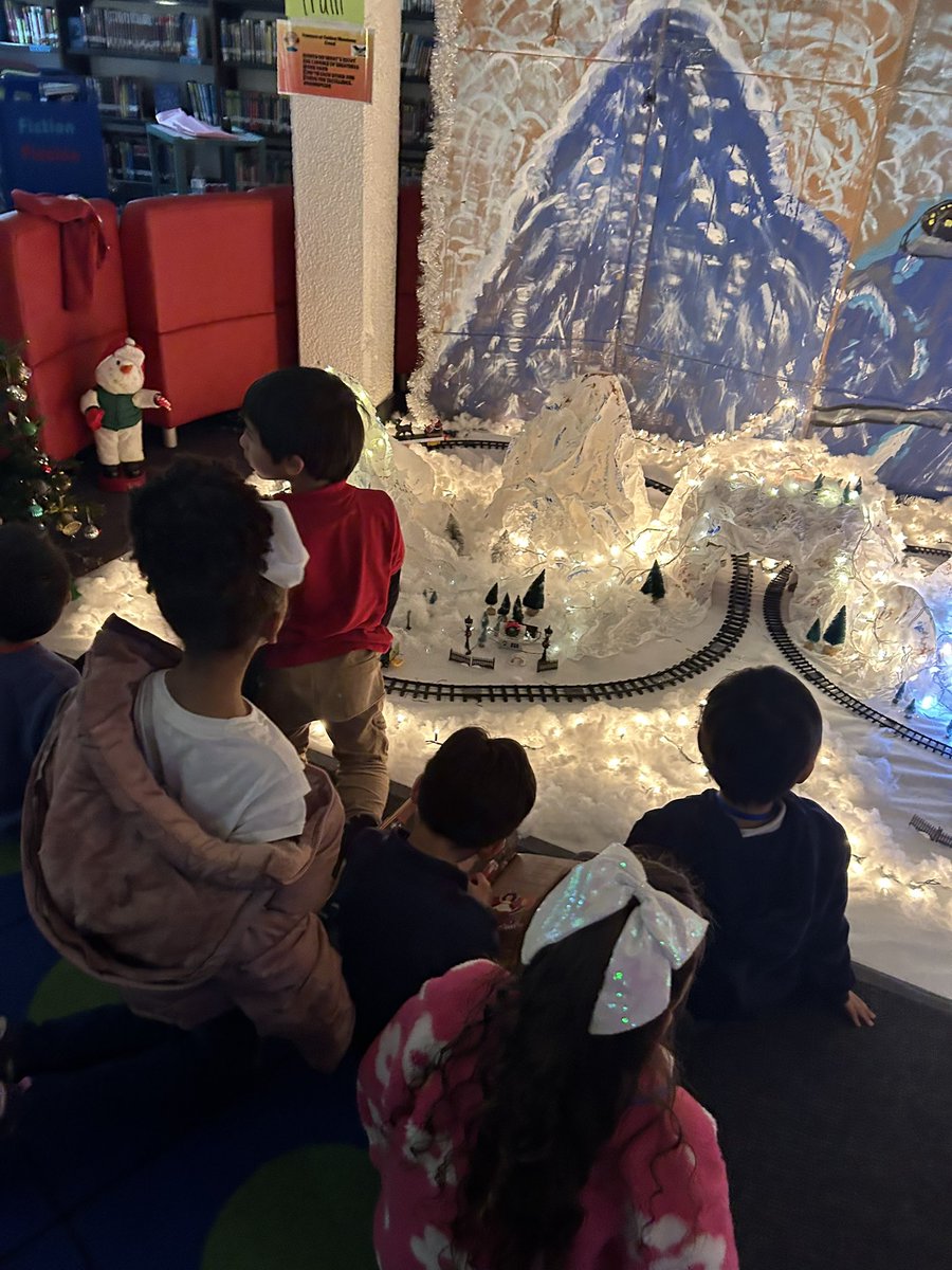 Mickey16150528's tweet photo. Thank you for capturing the hearts and minds of our scholars through literacy and the lense of the Polar Express! https://t.co/knNQSXa2C4