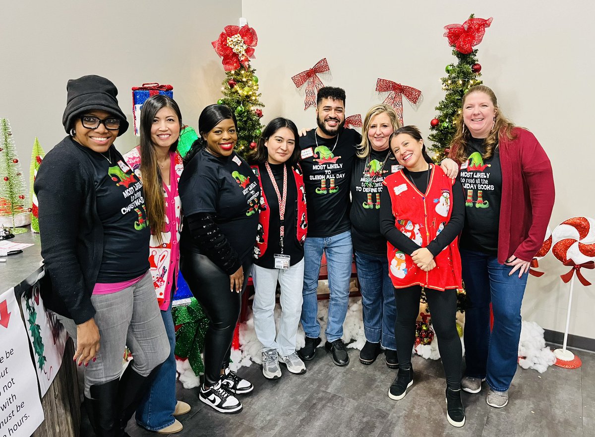 SHENIQUAJ0HNS0N's tweet photo. Grateful to serve in @LewisvilleISD alongside amazing educators and leadership! #LisdLAS @loridrapp 💛💙 https://t.co/tI7NsHsS7s