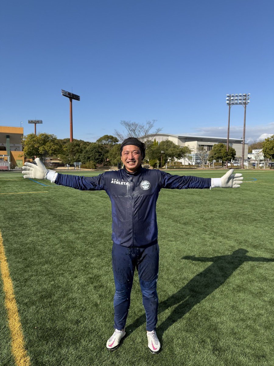 ASC_2024's tweet image. 🟩🟦HAPPY BIRTHDAY🟦🟩
本日１２月１１日（水）は、
#加藤順大 コーチのお誕生日✨

お誕生日おめでとうございます🎊

#アトレチコ鈴鹿クラブ
#ASCO24
#ASC