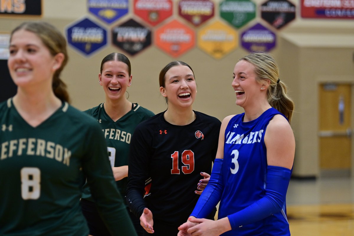 JonKlemme's tweet photo. The 2024 SD Volleyball All-Star Match and Miss VB Banquet was held on Sunday, Dec 8 at Harrisburg High School. Senior volleyball athletes from across the state competed one last time and put on a fantastic match for the record crowd! #volleyball #allstars
https://t.co/4fHj5UWAgA https://t.co/6wgpSz0Cx8