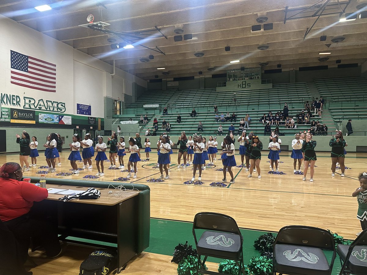 farrahsmock's tweet photo. Thankful to have the Richland Rockettes perform at our basketball game! @bhsstem @billgattus #RamsChargingForward https://t.co/BKkQwGlrva
