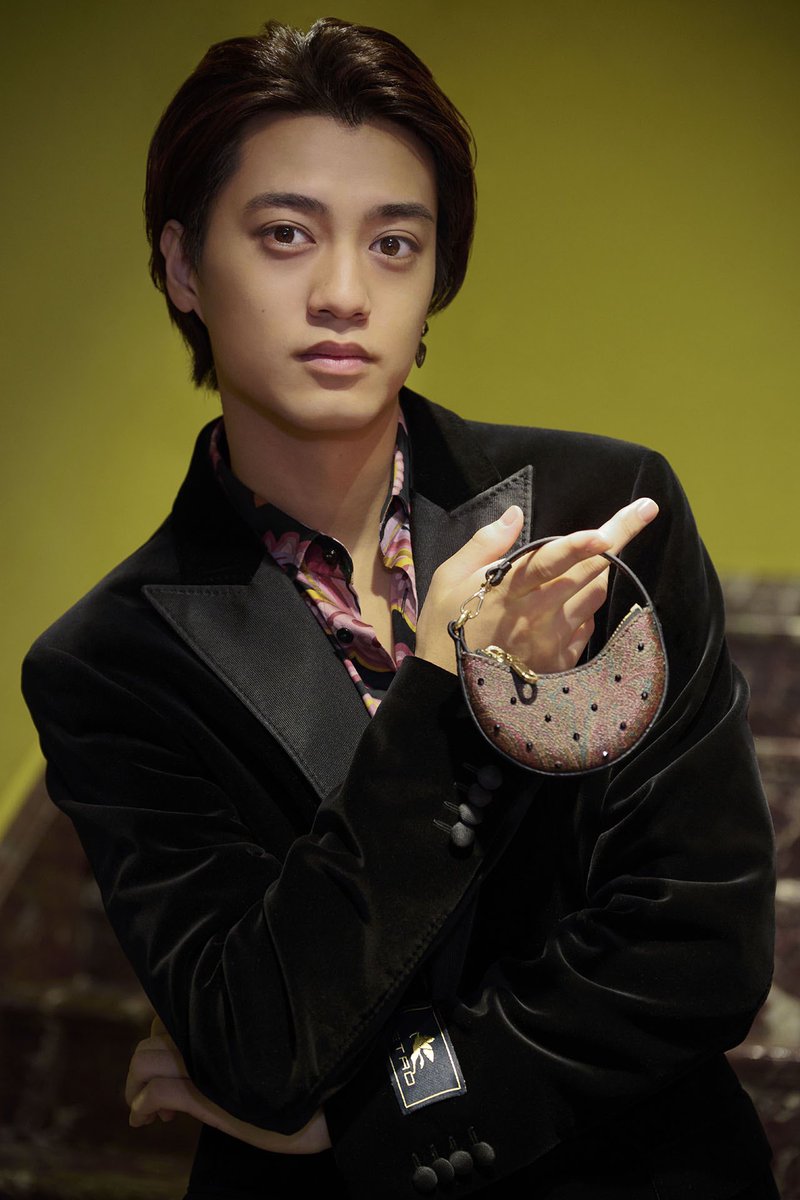 【超美品★】髙橋海人さん着用 エトロ　ハート＆ラインストーン ピアス 超美品☆】髙橋海人さん着用 エトロ ハート＆ラインストーン