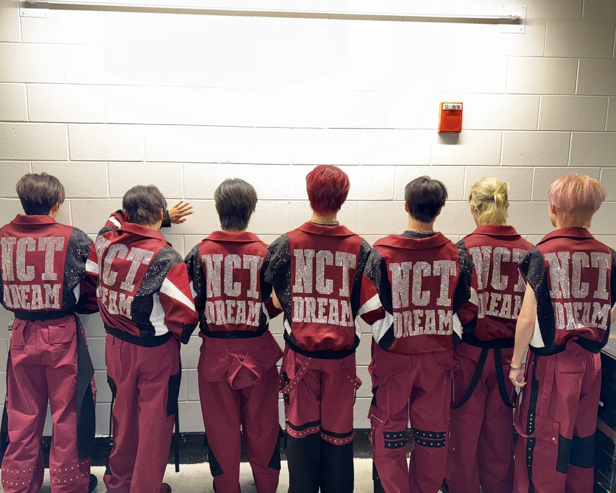 Are you ready for another night at Jingle Ball? #NCTDREAMinDetroit

#NCTDREAM
#iHeartJingleBall #Detroit