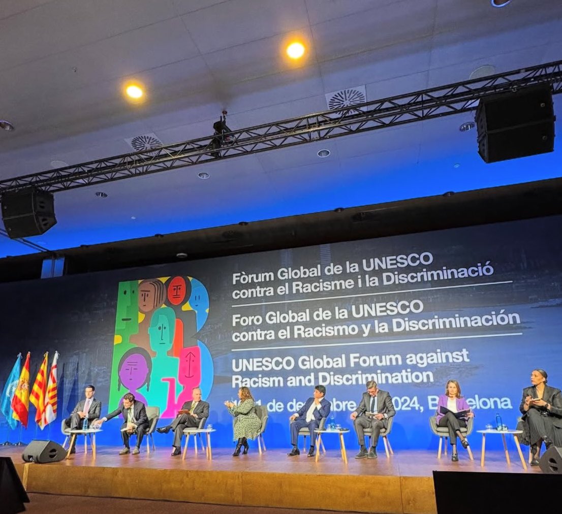 FlorenciaAstori's tweet photo. Mañana voy a participar en el Foro Internacional de la UNESCO contra el racismo y la discriminación.
👉🏻En primer lugar agradecer la oportunidad y la confianza. 
👉🏻Además les cuento que este Foro tiene como objetivo poner la lucha contra la discriminación  en las agendas internacionales y alcanzar compromisos concretos por representaciones  diversos. 
 👉🏻El congreso acogerá a un millar de personas, entre líderes políticos, activistas y expertos de todo el mundo, con el propósito de unir esfuerzos y definir estrategias efectivas para combatir las discriminaciones que todavía persisten en nuestras sociedades
