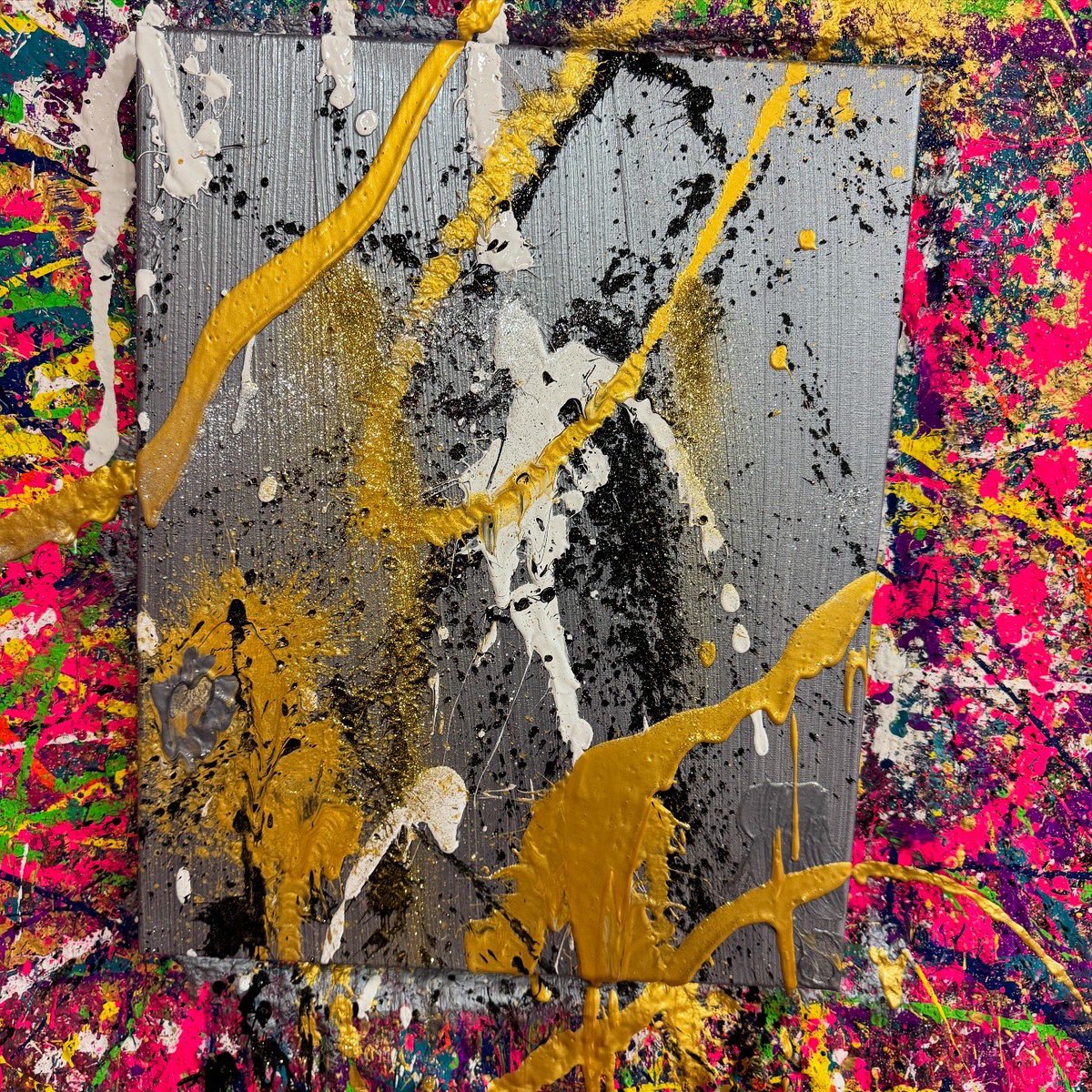 crazeerayzee's tweet image. Leadership needs a break too! Our annual Holiday Manager outing! This year we went to The Splatter Studio to release built up frustrations by using art!!! #HappyHolidays #teambuilding #managementlife #leasership #weneedabreaktoo