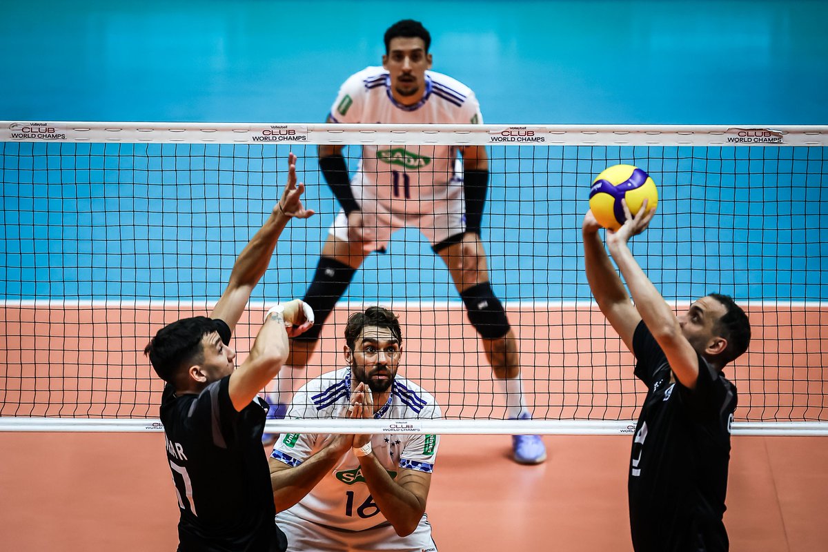 CiudadVoley's tweet photo. #MenCWCH || Caída en nuestra primera presentación en el Mundial de Clubes.
🔹 Ciudad 1-3 Sada Cruzeiro (29-27, 21-25, 17-25, 22-25)
🔝 Jonás Ponzio - 21 pts
🔜 Este miércoles 13:30hs vamos por la revancha ante Trentino.
¡Vamos que sigue! 💪🏻
#VamosMuni https://t.co/RtpvSf55MN