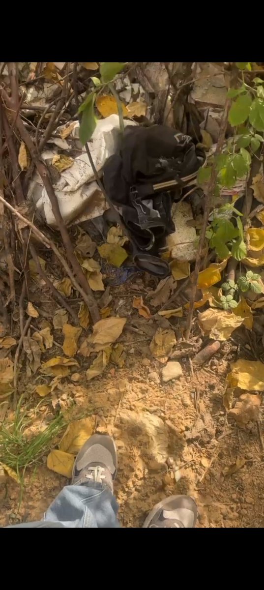 被拍裸体，丢掉衣裤，毁鞋剪毛，唔～