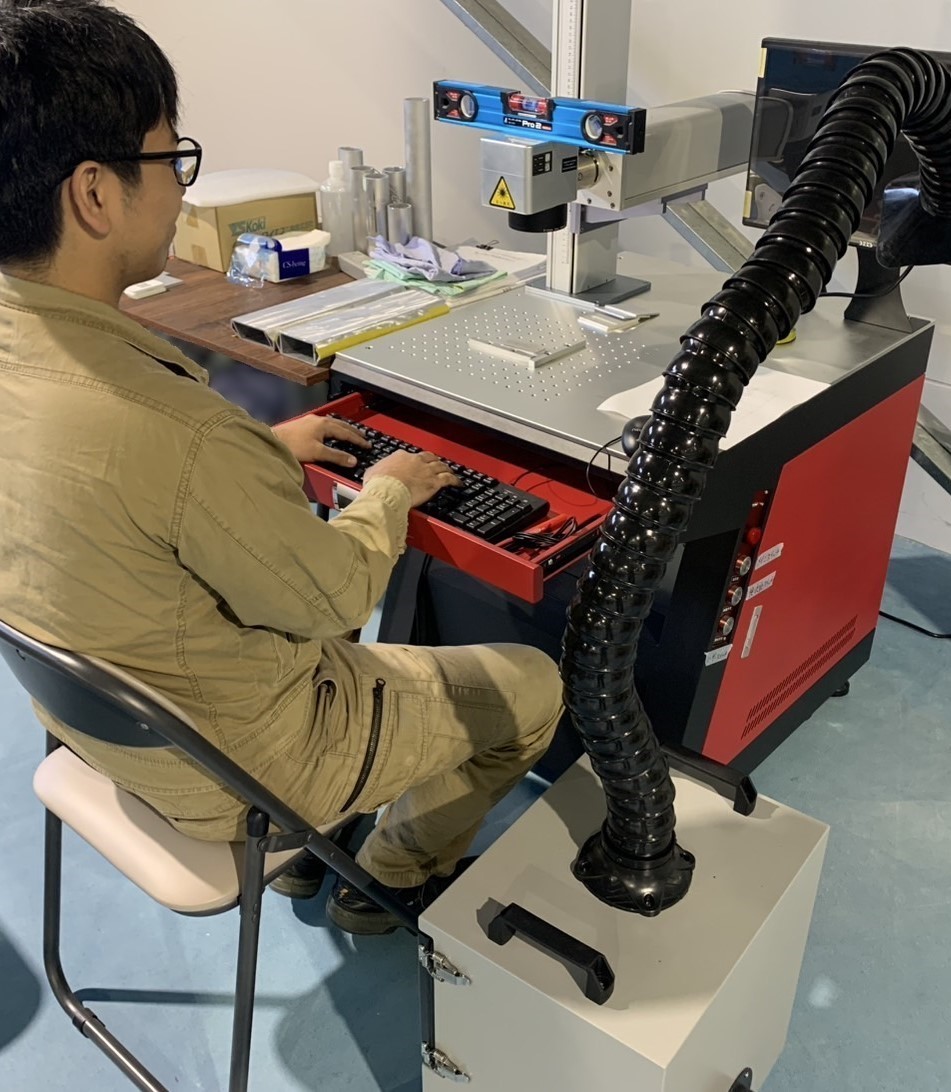 JOeB_PR's tweet photo. ✅ 車体番号やQRコードの刻印対応
✅ 耐久性アップ
✅ 高級感ある見た目
✅ 情報の簡単アクセス
これからも信頼と満足をお届けする製品づくりを目指します!✨
#電動モビリティ #品質向上 #レーザー刻印 #QRコード #沖縄 #electricmobility #JOeB https://t.co/TBMVAiVx29