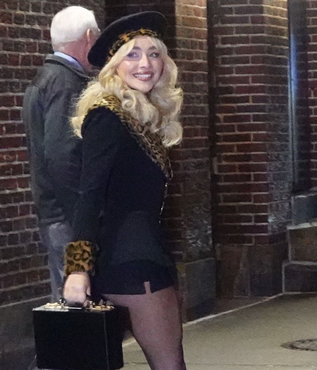 girlsonfillm's tweet photo. the full look omggggggg https://t.co/qZDWEQAGFm