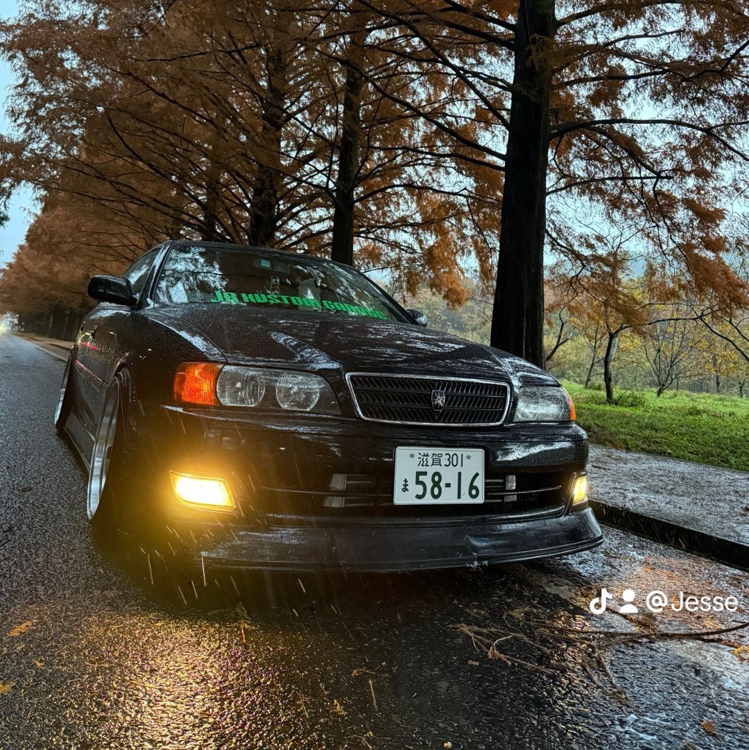 trustplanning32's tweet photo. #拡散希望
滋賀県近江八幡市でトヨタ チェイサーの盗難が発生
日時：22024年12月10日（火）
車体色：ブラックグリーン（純正色）
その他の特徴はホームページ詳細をご確認ください。
https://t.co/tnoXPUcd7u
ご協力よろしくお願いします！！
#車両盗難 #トヨタ #チェイサー #滋賀県 #近江八幡市 https://t.co/v5BO61tql2