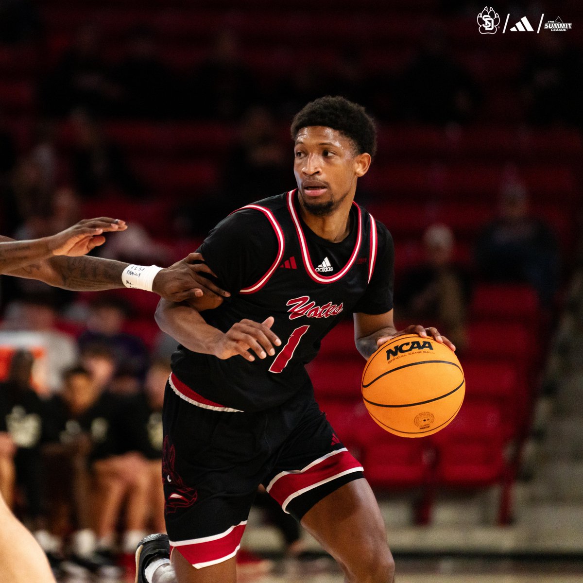 Kaleb had himself a half 👇

13 pts
5-6 FGs
2 rebs

#GoYotes x #WeAreSouthDakota