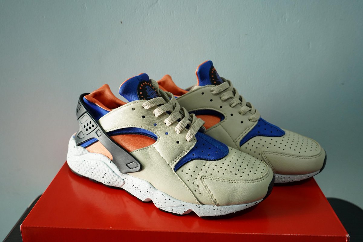irhamka's tweet photo. Mencari Pemilik Baru. 💖 Preloved Nike Air Huarache Mowabb Rattan &amp; Hyper Royal. Kondisi 99%. Barang ciamik banget. 👌🏻🧡💙 https://t.co/NiXR3wKGeU