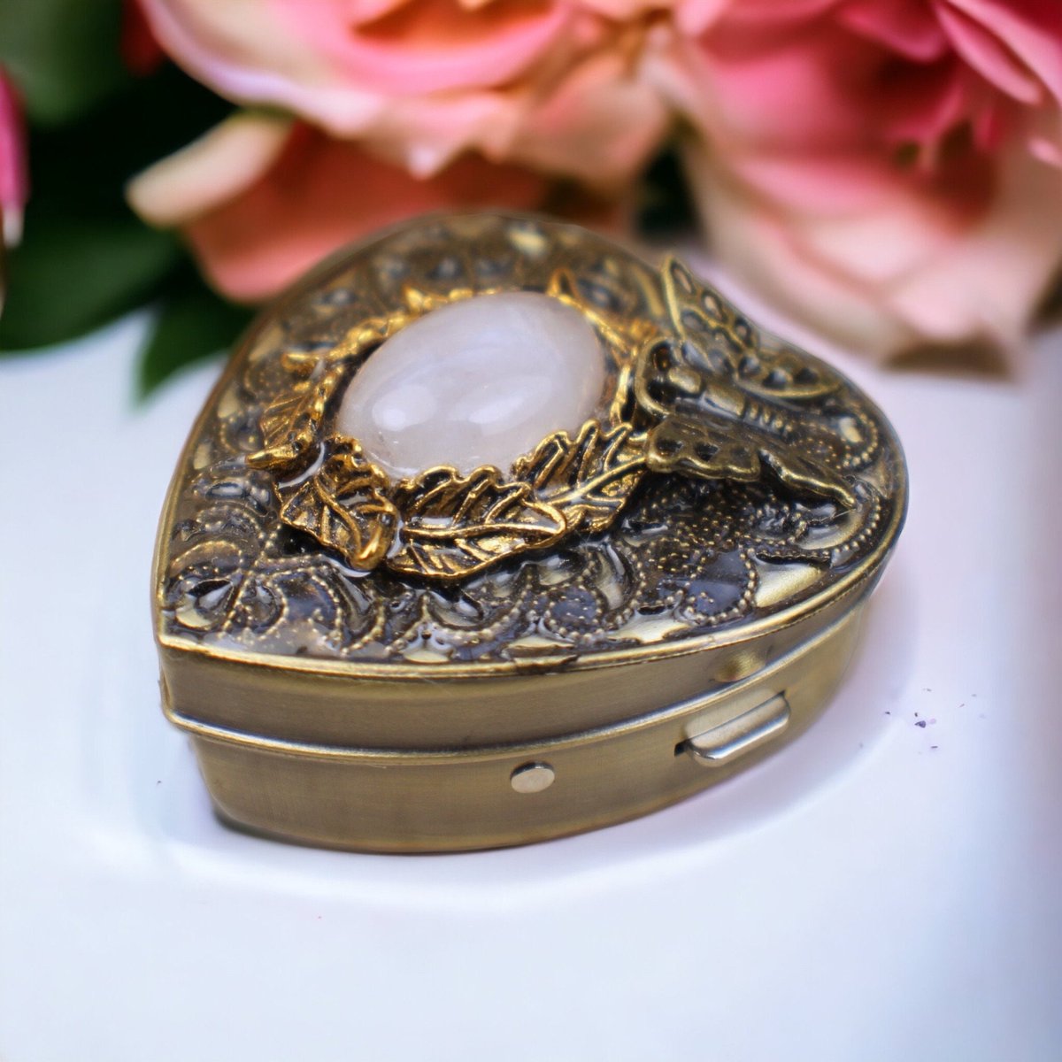 charsfavorite's tweet photo. Rose Quartz Heart Music Box Locket, Music Box Necklace, Mini Music Box, Musical Pendant, Music Box Jewelry https://t.co/8GbEPV3sCl #Charsfavoritethings #Etsy #TinyMusicBox https://t.co/L5RR27GcQC