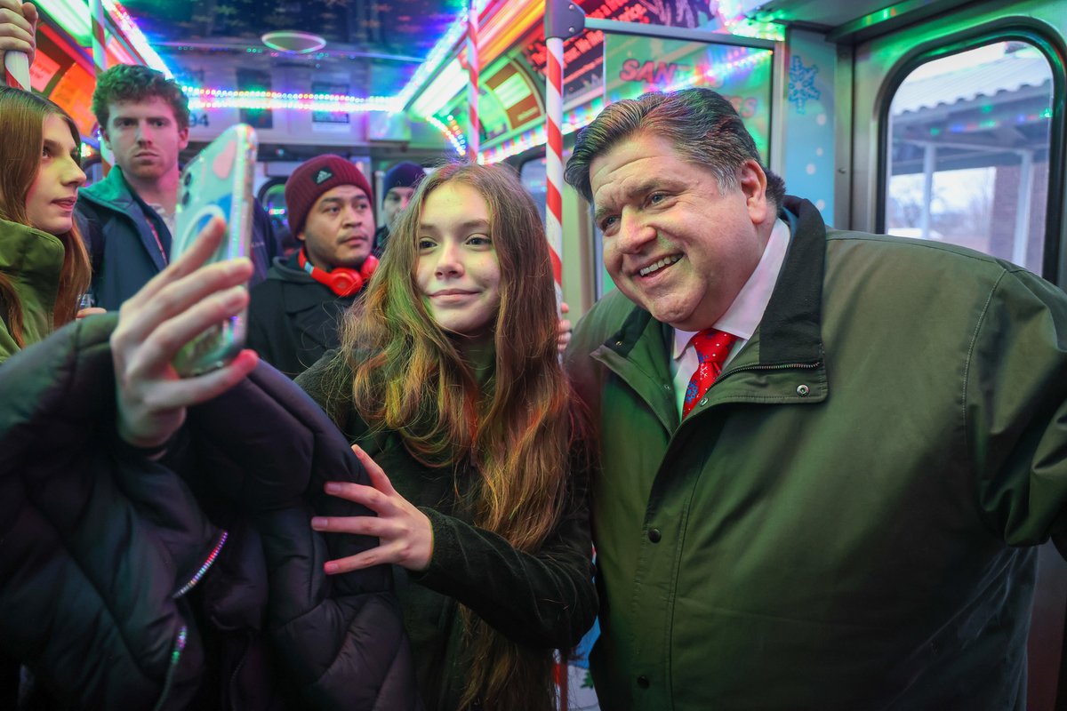 GovPritzker's tweet image. All aboard the @CTA Holiday Train!