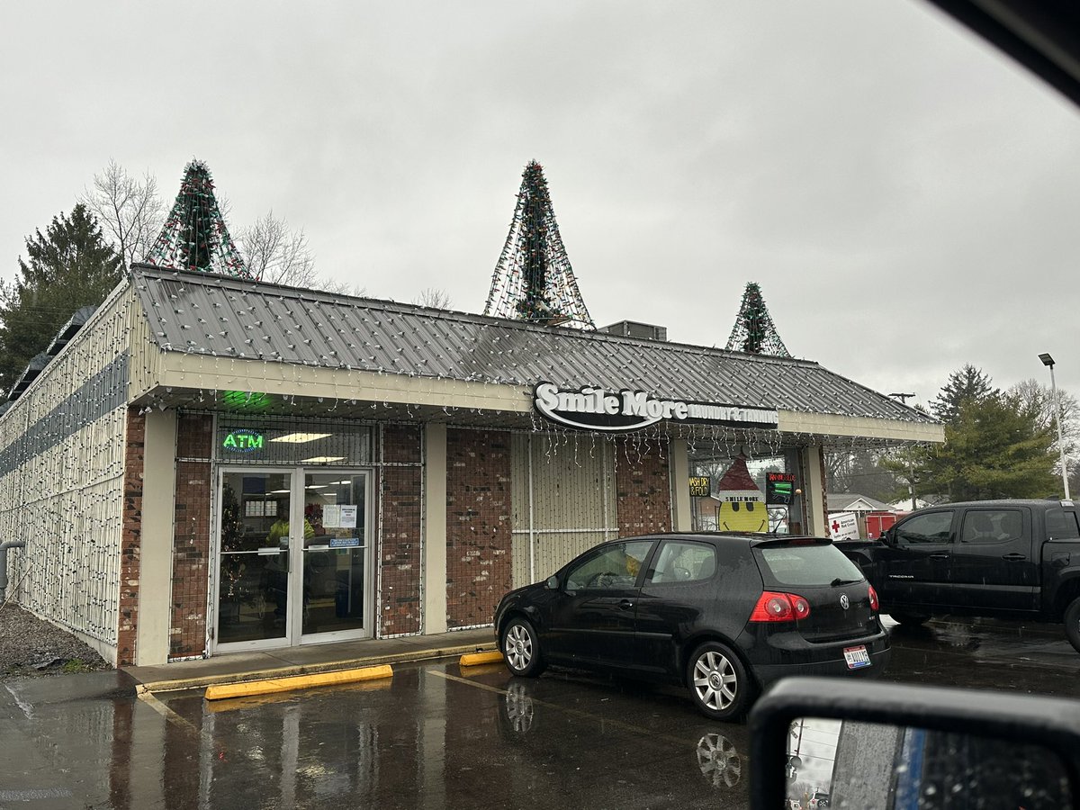 KingSimba1991's tweet photo. Finally got to visit @RomanAtwood and @brittneyatwood laundry mat!! Got a cup, some energy drinks, and other goodies. Also bought on of Becky’s crafts and of course got some jolly pirate donuts and I got half a dozen donuts for Linda and Becky. https://t.co/y5Ok4bvuHi
