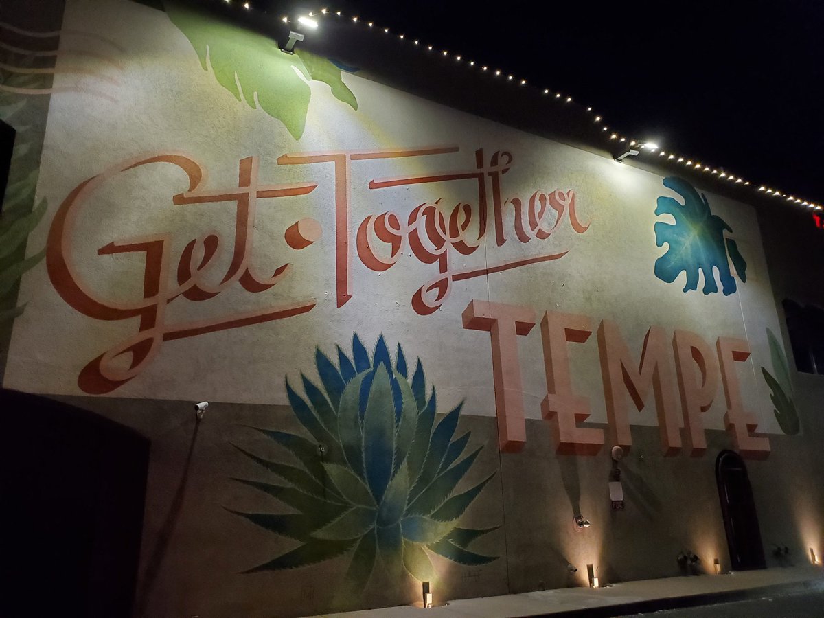 ThatDawnaGirl's tweet image. Your girl became a Yelp Elite (an influencer acknowledged for providing quality reviews, photos and, tips on Yelp) and was invited to their holiday party!

Moving up in the world!

#Yelp #YelpElite #Influencer #Tempe #SocialHall