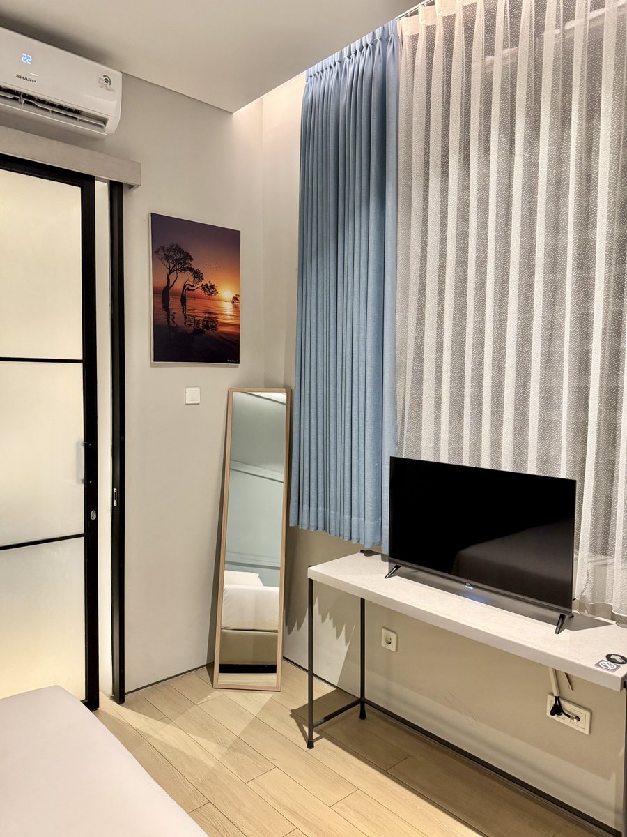 cloudysnowys's tweet photo. kalau cari penginapan di ✨BANDUNG✨ nginep deh di hotel ini... cakep banget 😭👍🏻

start from 400ribuan kamarnya aesthetic &amp; cozy banget, 2 hari nginep disini sama keluarga betah karena hotelnya nyaman &amp; bersih...

point plus: strategis di tengah kota bandung https://t.co/QynRTStepz