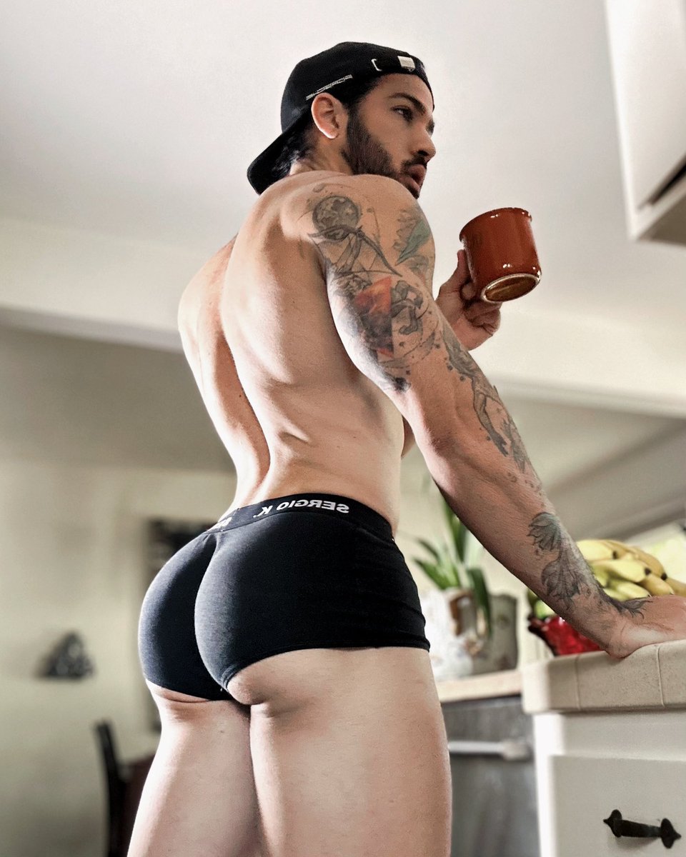 jacetoned's tweet photo. Coffee with milk? 😈🥵 https://t.co/eQXKpwI1eR