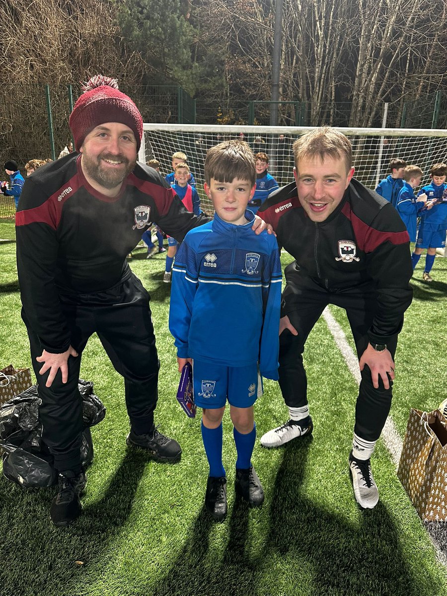 Last session of the year with this mad bunch. A bittersweet night as we say goodbye to Billy. A great wee guy and a superb footballer. Everyone at Tynie will miss him on and off the pitch but we’re proud to see him move on to bigger things. All the best wee man #HesOneOfOurOwn 🇱🇻