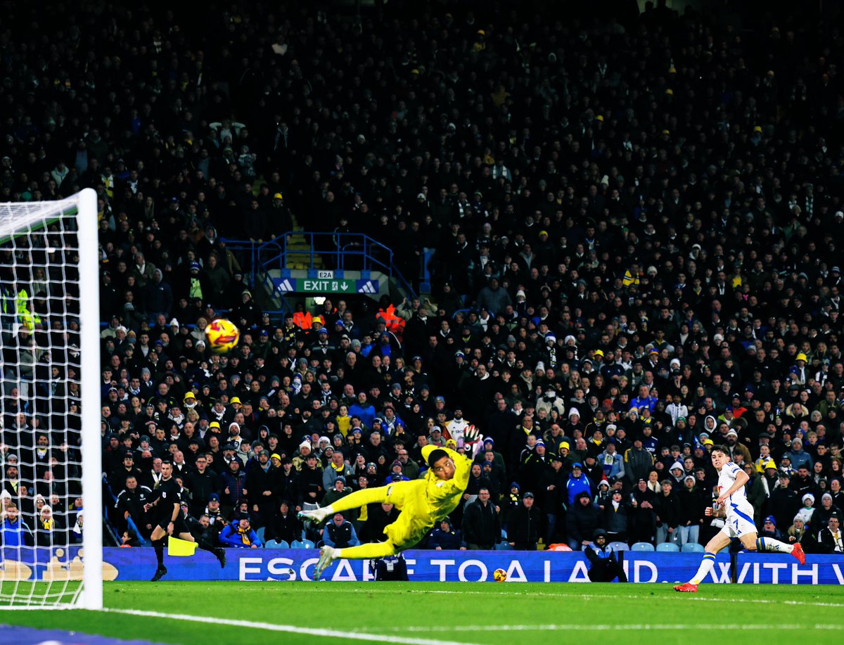 reallordgreen's tweet photo. “Football images that go hard”

#LUFC https://t.co/7hLjhXfxrz
