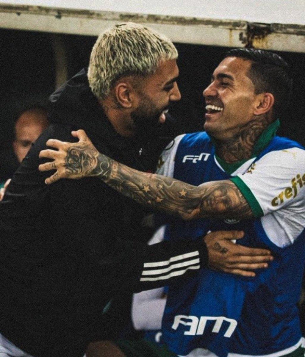 Paginaheroica's tweet photo. Dignidade ? Orgulho ?? 

O zé, eu fui num Cruzeiro x Vila Nova debaixo de uma chuva torrencial, eu tava num Cruzeiro x Confiança assistindo jogo de máscara em pelna pandemia. 

Fui num Cruzeiro x Nautico valendo bosta nenhuma na tabela. 

Dito isso, chega mais Dudu!! https://t.co/DKvt5CRnxd