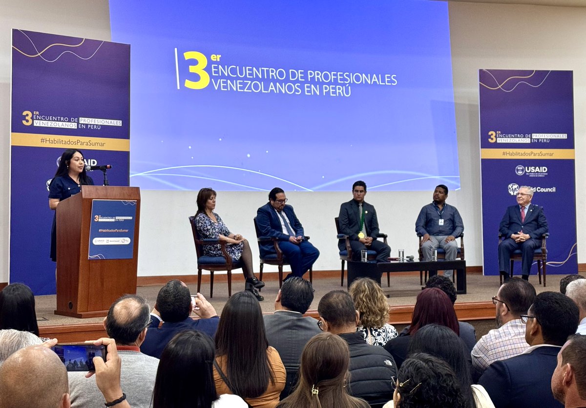 WoccuPie's tweet photo. @USAIDPeru y @WOCCU, de la mano con @unionvenezolano, han brindado apoyo a más de 4000 profesionales venezolanos en la regularización de sus títulos y certificaciones en Perú en una amplia gama de campos, incluyendo profesionales técnicos. https://t.co/4eexBZN9LH