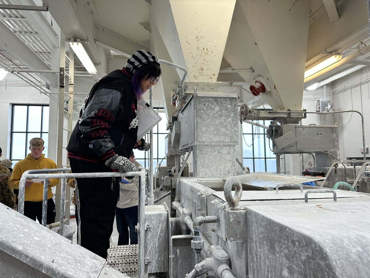 FlintHillsTech's tweet image. 🌊 Hands-on learning! Thanks City of Emporia for showing our Power Plant Tech students the ins &amp;amp; outs of water treatment operations. Great community partnerships = career-ready grads 💪
#WeAreWranglers #FlintHillsTech #FHTC #EmporiaKS