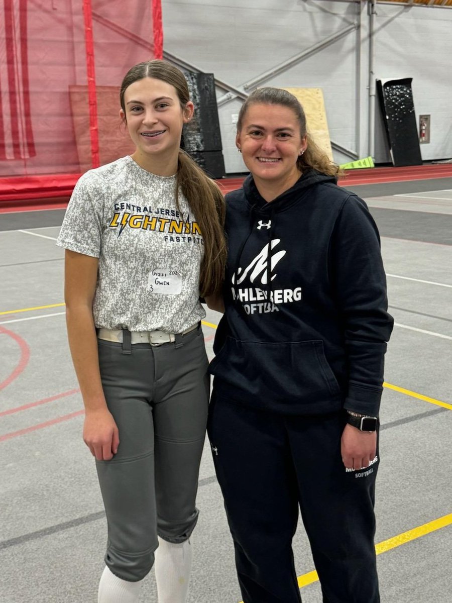 Gwen_Gizzi2029's tweet photo. I had a great time at the @mulesoftball Winter Camp this past weekend! It was great meeting Coach Maul and seeing Coach Bieber again! 😊 It was also nice to see @morganbobrowski, a former @CJLightning1 alum! I really loved the campus!  
@TopPreps @DirectRecruits @CoastRecruits
@SoftballDown @Softball_Home @ALLNJSoftball  @sunilsportsnews
@IHartFastpitch @SBRRetweets