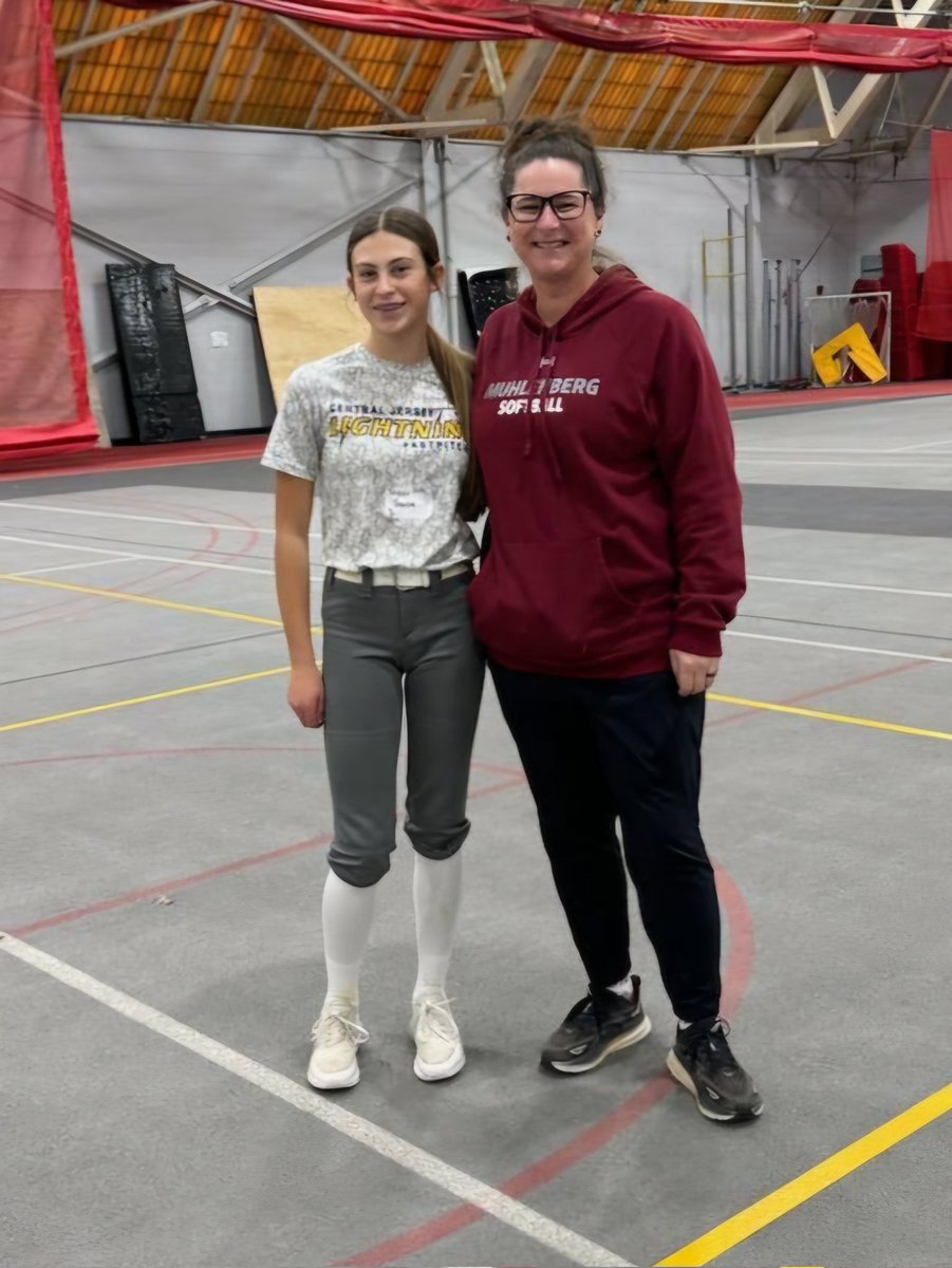 Gwen_Gizzi2029's tweet photo. I had a great time at the @mulesoftball Winter Camp this past weekend! It was great meeting Coach Maul and seeing Coach Bieber again! 😊 It was also nice to see @morganbobrowski, a former @CJLightning1 alum! I really loved the campus!  
@TopPreps @DirectRecruits @CoastRecruits
@SoftballDown @Softball_Home @ALLNJSoftball  @sunilsportsnews
@IHartFastpitch @SBRRetweets