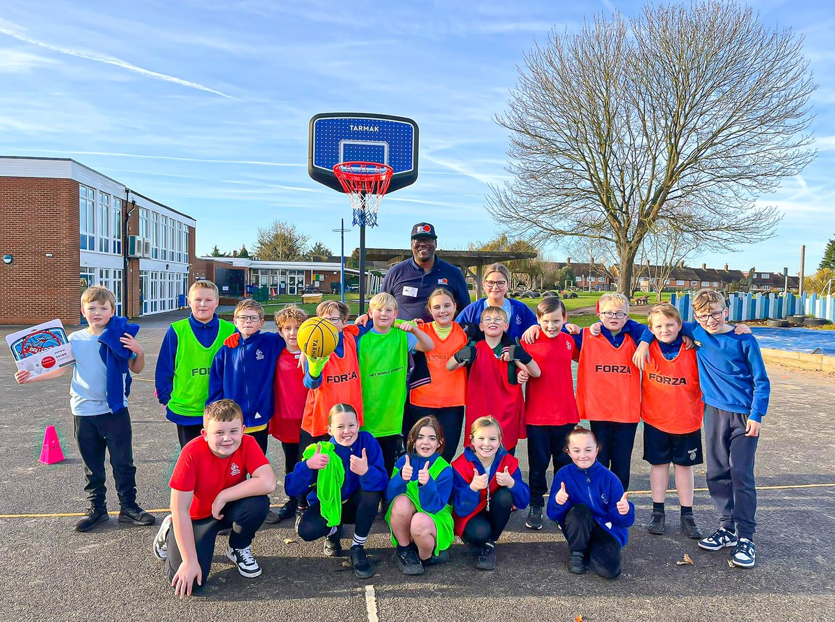 BBFundamentalz's tweet photo. Pupils at @AHPAcademy had a great time learning new basketball drills &amp; skills and playing some fun team games during their FREE basketball clinic with Coach James🏀! https://t.co/8YZtru9IP9