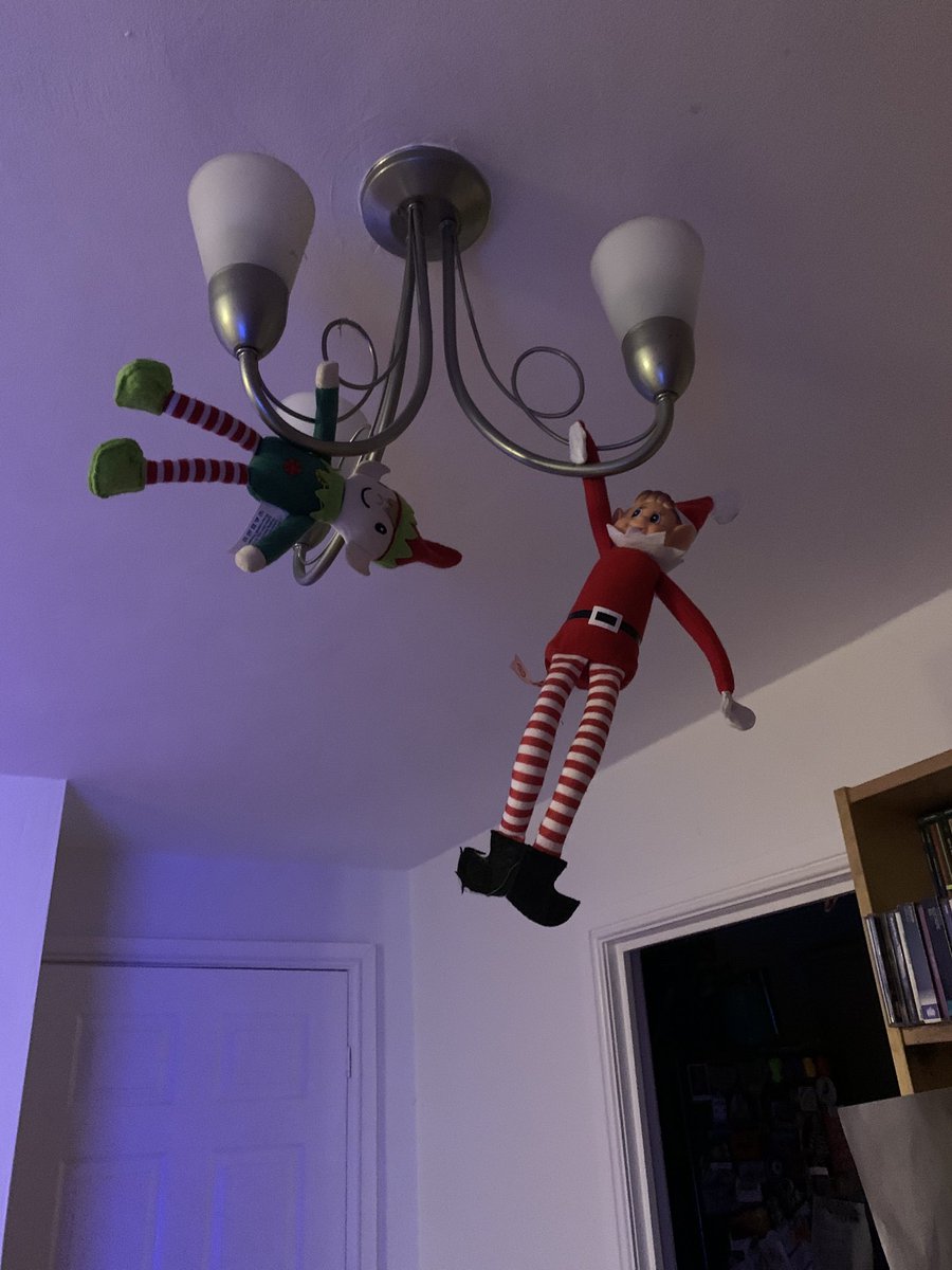 kmcampbel's tweet image. How many more days until Christmas?! ππ #ElfOnAShelf