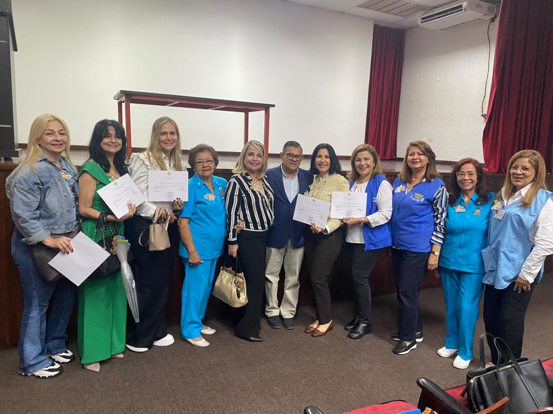 RotaryMetropoli's tweet photo. 5 dic recibimos Invitación Asamblea de Org Acción Voluntaria de Hospitales filial San Cristóbal q desde hace 46 años sirven en Hospital Central de San Cristóbal. Reconocer la labor de org que tienen como motiv el Servicio a los demás Gracias  por ser Ángeles en la vida de muchos https://t.co/hkFyeY9cka