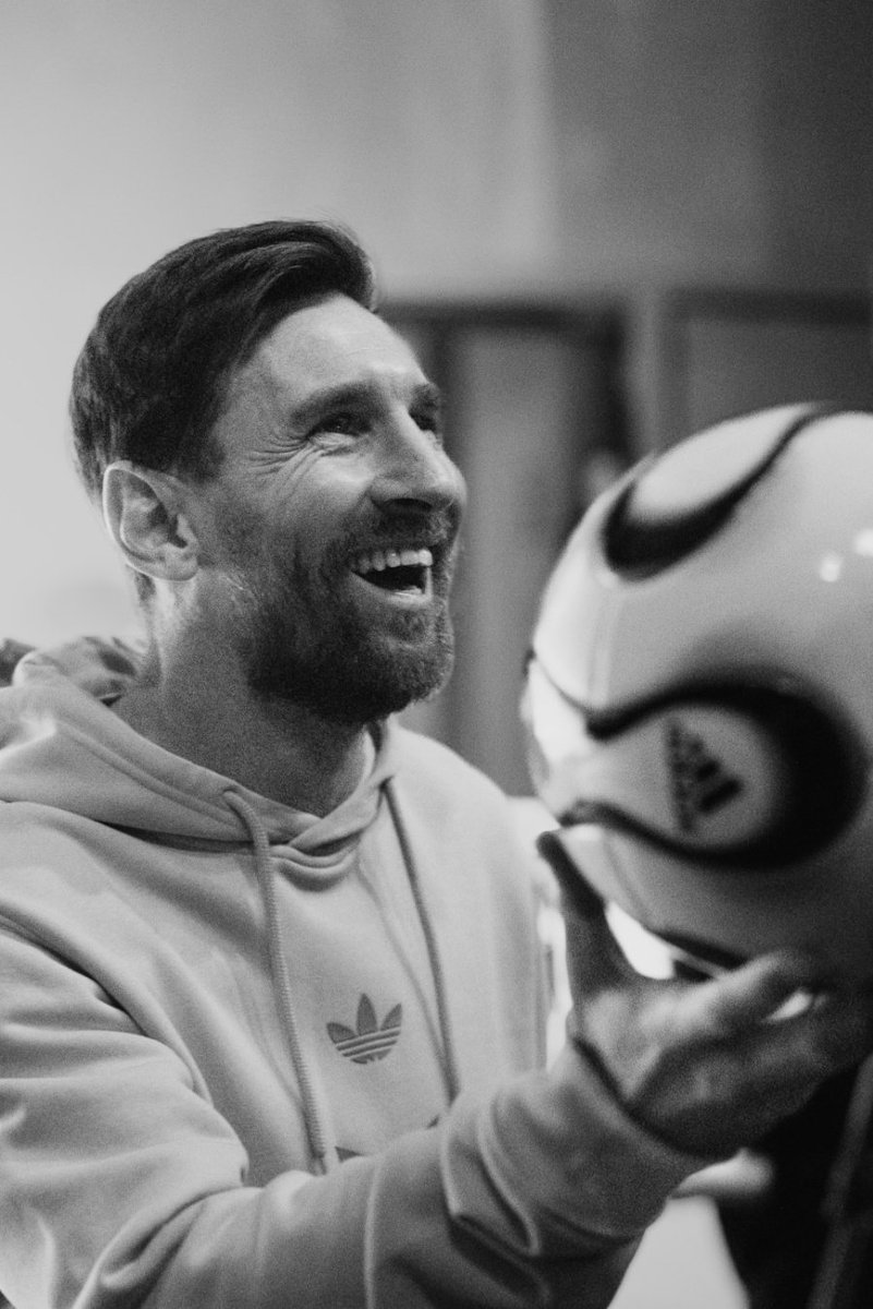 Con una pelota es feliz.