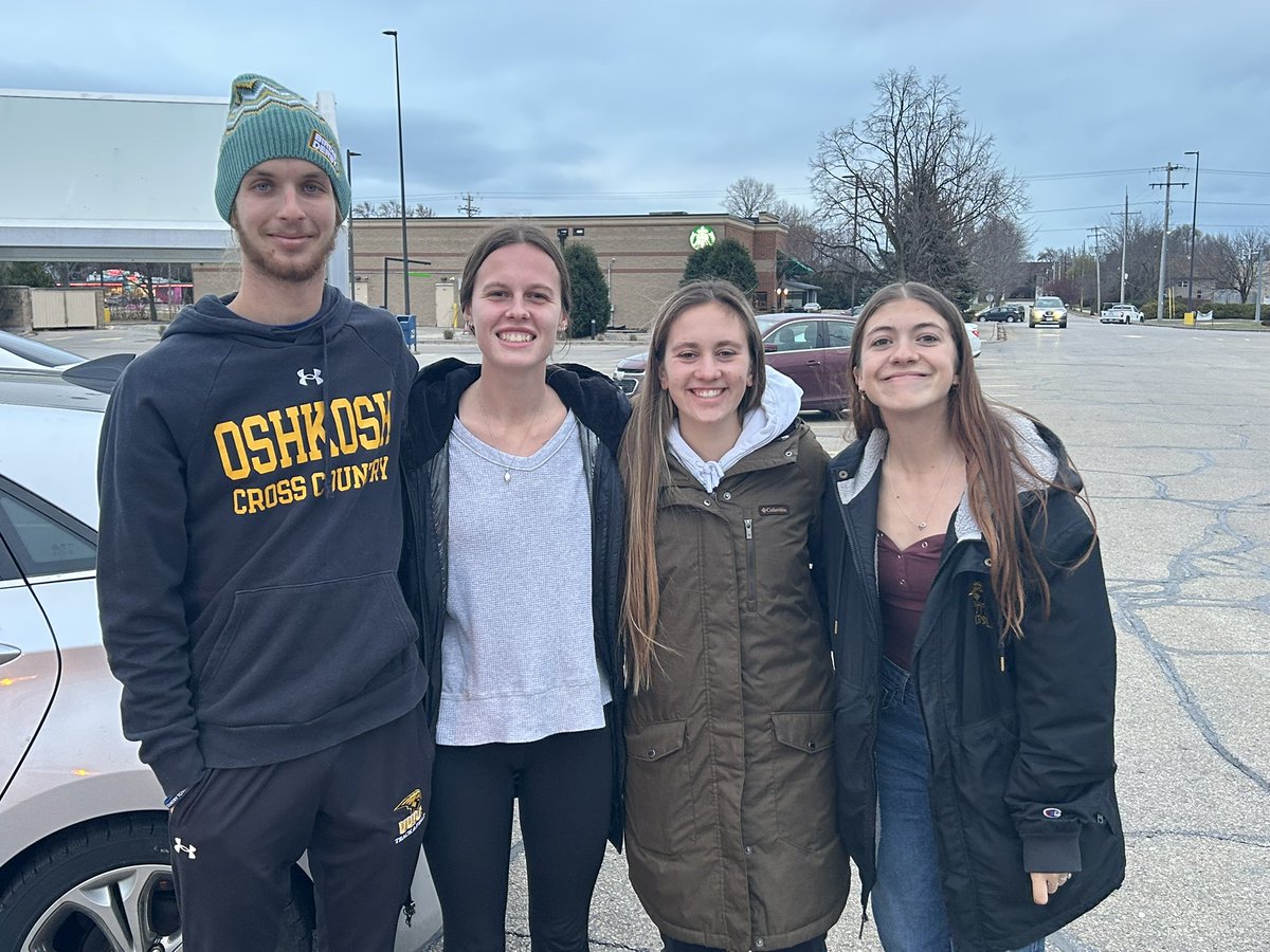 UWOTF_CC's tweet photo. THANK YOU shout out to members of our @UWOTF_CC teams for running Salvation Army Bells today!  Great work, Titans! #TitansServe #lumps https://t.co/8qDkhzJuPs