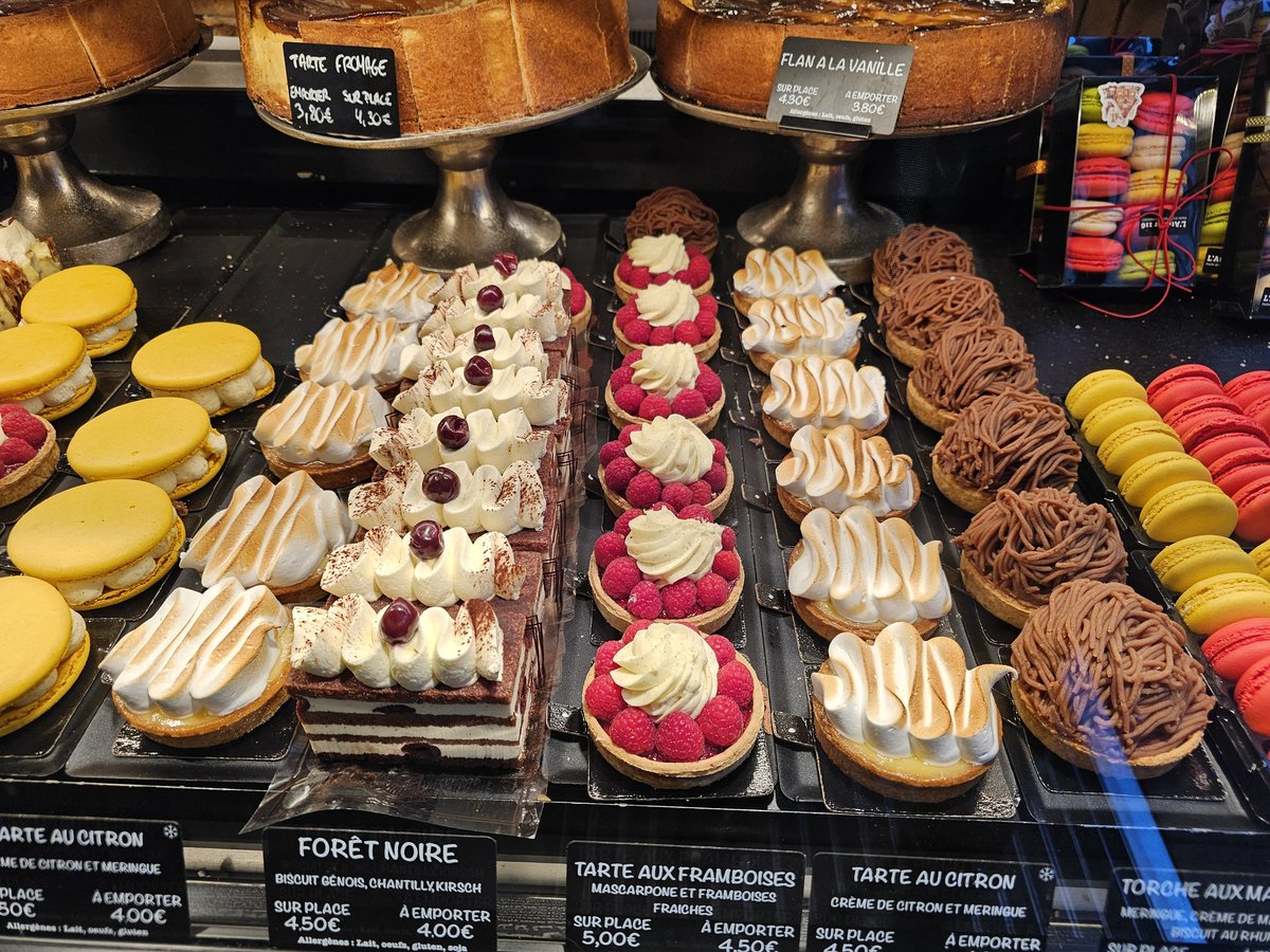 If you need me, I'll be in a French bakery passed out from a sugar overload because I couldn't resist the pastries and cakes 🇫🇷

Not leaving #France without trying them all 😋