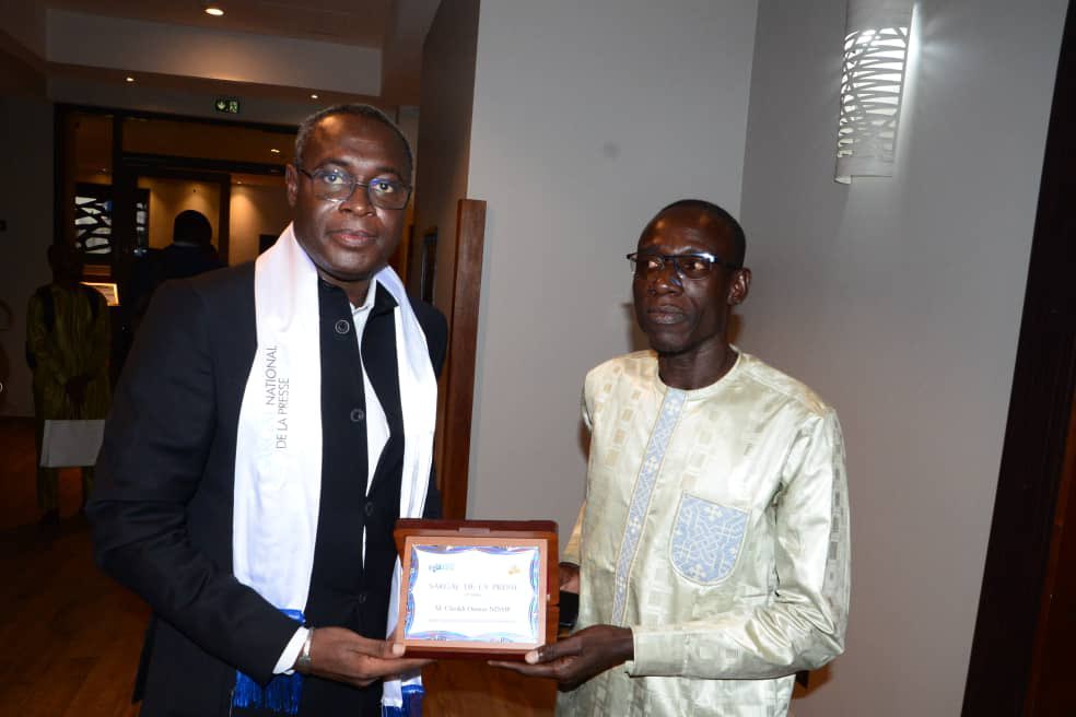 DakarPost221's tweet photo. Votre travail acharné et vos valeurs d’excellence ont su faire rayonner le groupe, notamment le journal Les Échos et ce prix en est la preuve éclatante. 

Nous sommes fiers de faire partie de votre équipe et de contribuer, à vos côtés, à des réalisations qui marquent les esprits https://t.co/PzABXwsM4V