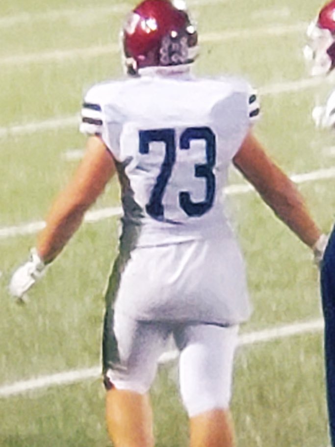 4A All state honorable mention for both sides of the ball

Never let up a sack in 19 games
 
6’1 240 DT/C

hudl.com/v/2QnVgj