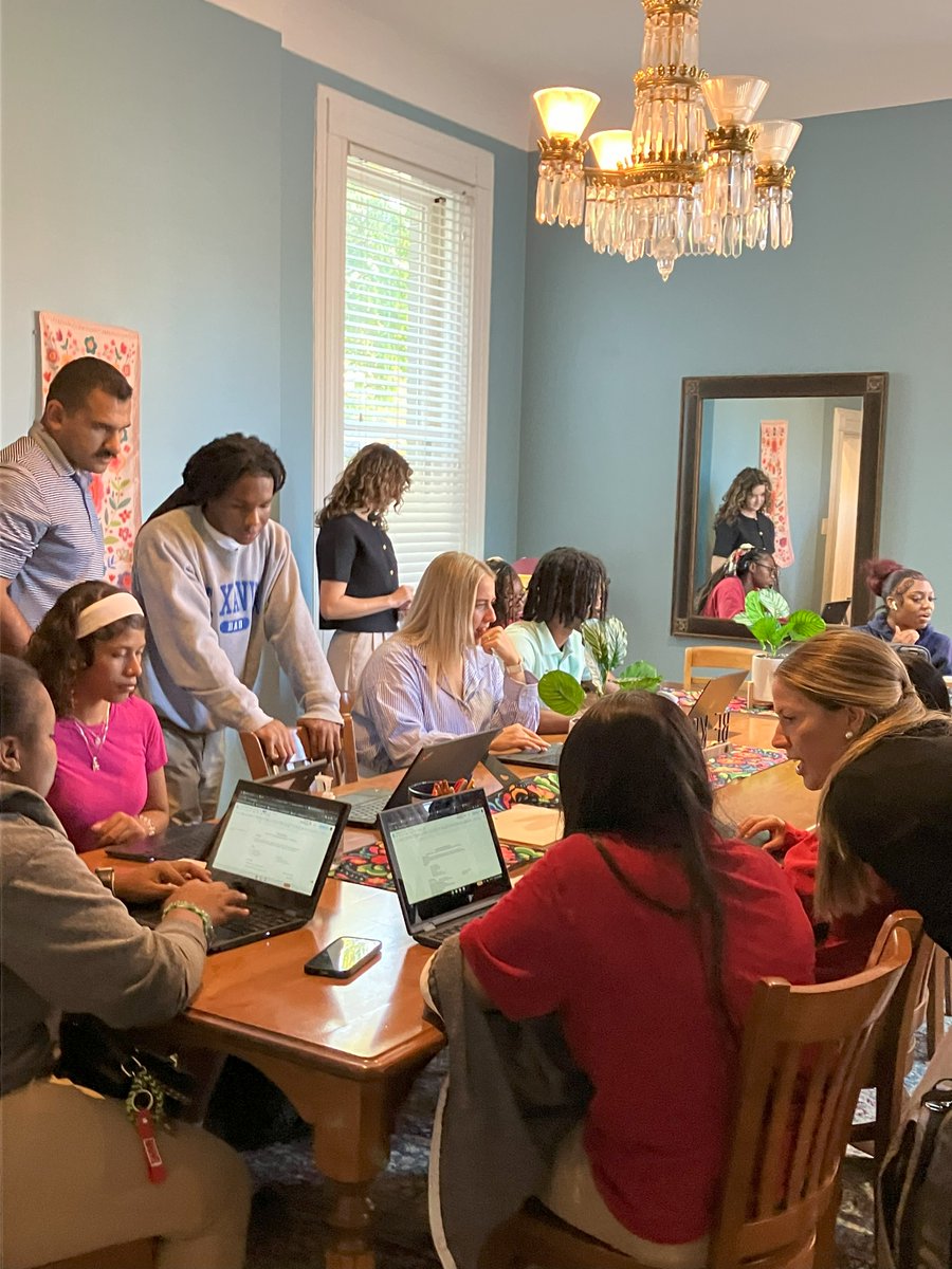 CincinnatiBHGH's tweet photo. Insight Global hosted a transformative four-week Career Readiness Program for our junior and senior scholars. Our scholars truly enjoyed the experience, and we know that the knowledge and confidence they’ve gained will have a lasting impact on their career journeys! https://t.co/2NYAW8SQy2