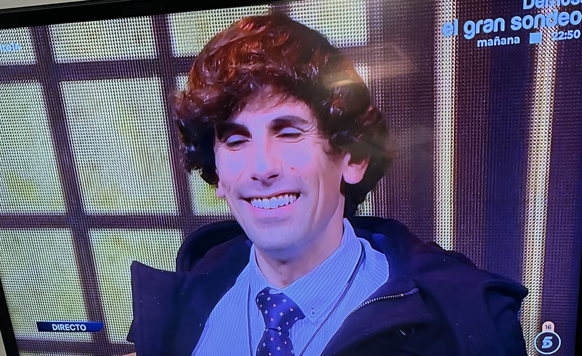 dramabananna's tweet photo. Qué bonito cómo Óscar mira a su hermana y sonríe 💛 #GH11D #GH10D #GHLímite14 #TeamLanda https://t.co/XOkqGsaRRk