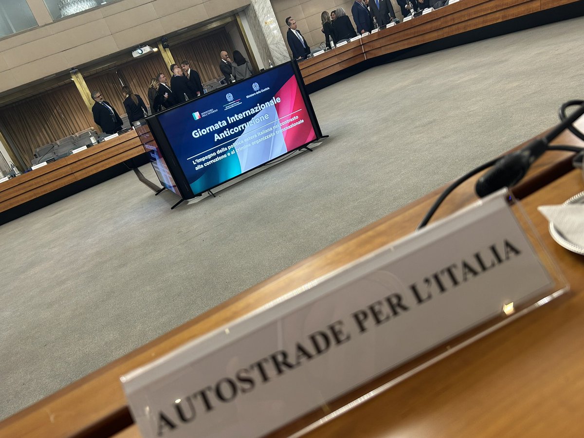 Nallocca77's tweet photo. I spoke at the International Anti-Corruption Day 2024 at the Farnesina alongside leaders like #Tajani, #Piantedosi, #Nordio, #Busia, #Severino, and #Cormann. I emphasized the need for stronger governance and endorsed the @BusinessatOECD #ZeroCorruption Manifesto. https://t.co/7zxyQauvGz