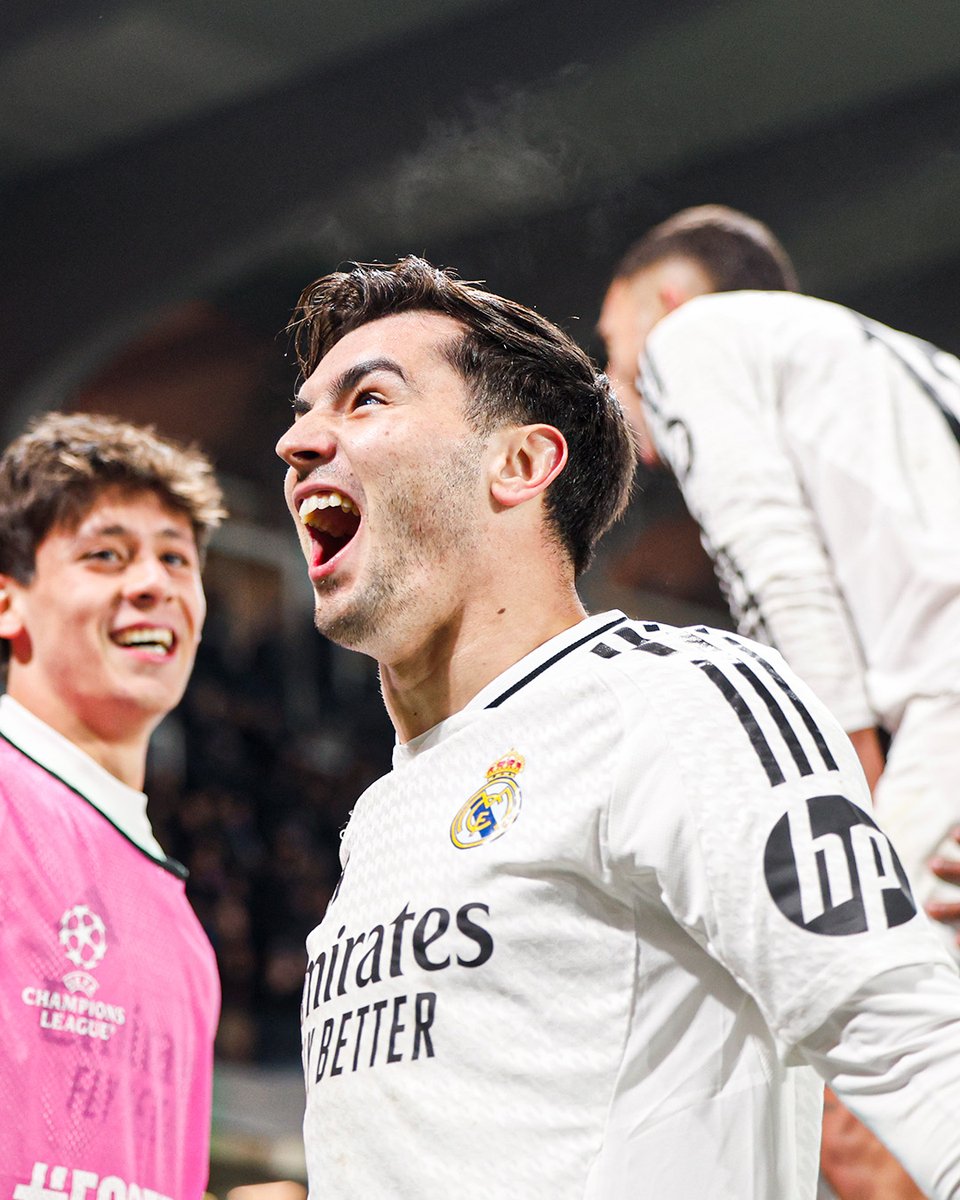 realmadrid's tweet photo. 😄 😄 😄 😄 
#UCL https://t.co/8WChoOCcJp